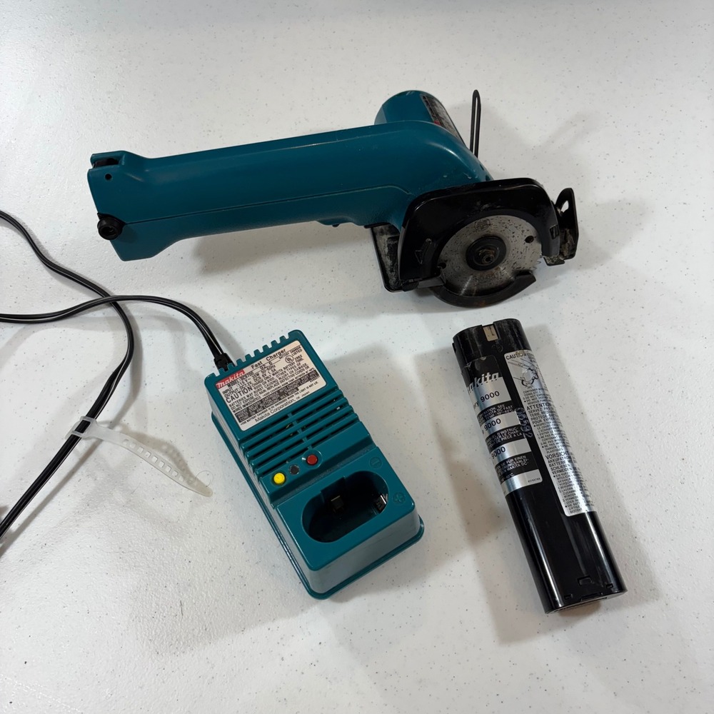 Makita 5090D 3-3/8 Cordless Circular Saw Kit with DC9700 Charger & 9.6V Battery